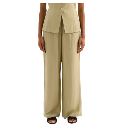 nia pant